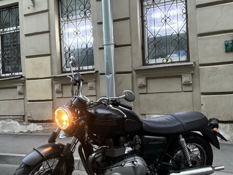 2010 Triumph Bonneville T100, чёрный, 590000 рублей, вид 3