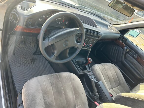 1992 BMW 5 серии 520i III (E34), серебристый, 750000 рублей - вид 10