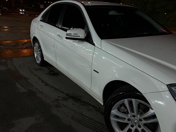 2012 Mercedes-Benz C-Класс 200 III (W204) Рестайлинг, белый, 1400000 рублей - вид 2