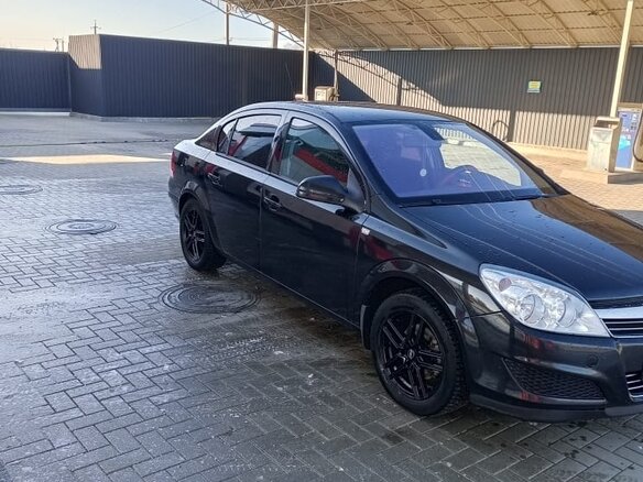 2014 Opel Astra H Рестайлинг, чёрный, 750000 рублей - вид 4
