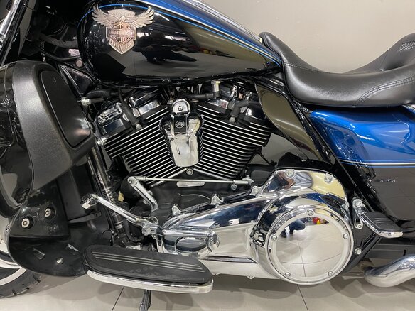 2018 Harley-Davidson Street Glide, синий, 1800000 рублей - вид 4