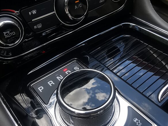2017 Jaguar XJ Long IV (X351) Рестайлинг, серебристый, 2790000 рублей - вид 26