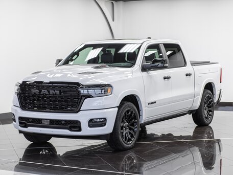 2024 Ram 1500 Crew Cab V Рестайлинг, белый, 9090000 рублей, вид 1