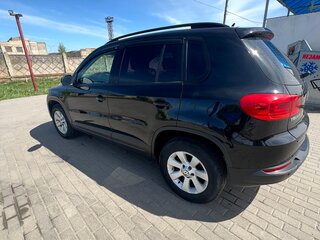 2013 Volkswagen Tiguan I Рестайлинг, чёрный, 1370000 рублей, вид 2