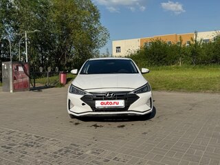 2019 Hyundai Elantra VI (AD) Рестайлинг, белый, 990000 рублей, вид 2