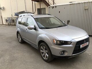 2010 Mitsubishi Outlander II Рестайлинг, серебристый, 1500000 рублей, вид 1