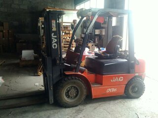 2010 JAC CPCD25, красный, 890000 рублей, вид 1