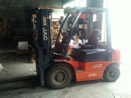 2010 JAC CPCD25, красный, 890000 рублей, вид 1
