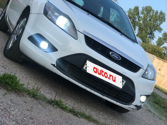 2010 Ford Focus II Рестайлинг, белый, 450000 рублей - вид 2