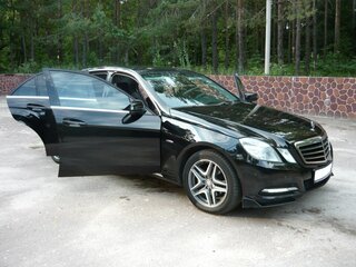 2010 Mercedes-Benz E-Класс 220 5G-Tronic IV (W212, S212, C207), чёрный, 1700000 рублей, вид 3