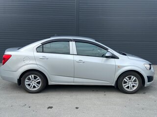 2013 Chevrolet Aveo II, серебристый, 465000 рублей, вид 4