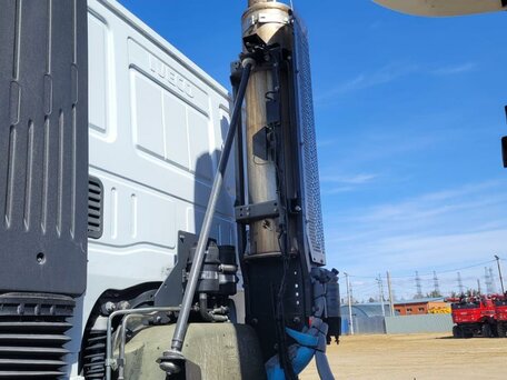 2019 Iveco Trakker, белый, 10000000 рублей, вид 3