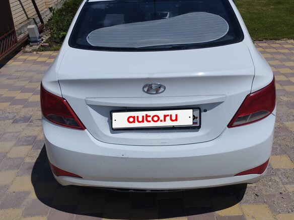 2016 Hyundai Solaris I Рестайлинг, белый, 400000 рублей - вид 3