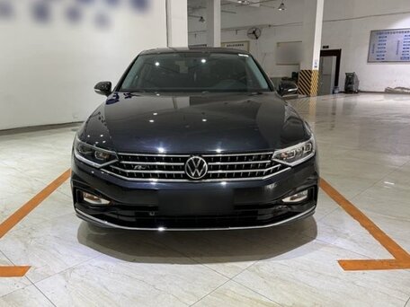 2022 Volkswagen Magotan B8 Рестайлинг, чёрный, 2300000 рублей, вид 2