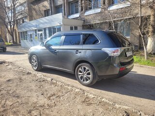 2014 Mitsubishi Outlander III, серый, 1350000 рублей, вид 4