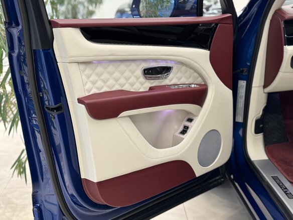2022 Bentley Bentayga I Рестайлинг, синий, 36900000 рублей - вид 15