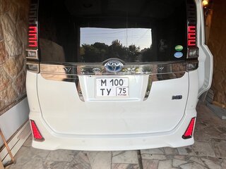 2019 Toyota Voxy III (R80) Рестайлинг, белый, 3300000 рублей, вид 5