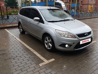 2010 Ford Focus II Рестайлинг, серебристый, 350000 рублей, вид 2