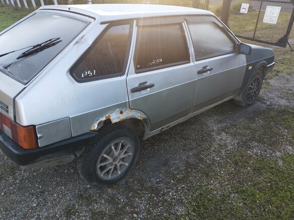 2004 Lada (ВАЗ) 21093i, серебристый, 80000 рублей - вид 2
