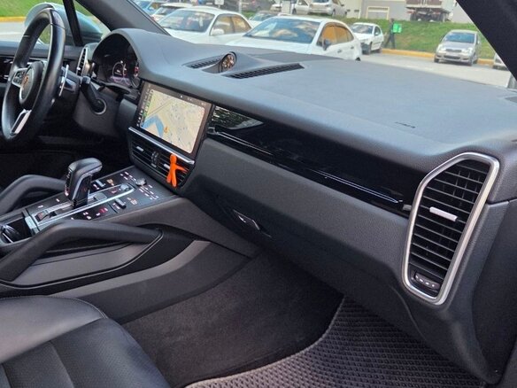 2020 Porsche Cayenne III, серый, 8300000 рублей - вид 10