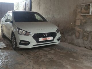 2017 Hyundai Solaris II, белый, 1040000 рублей, вид 4