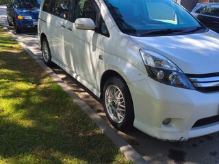 2011 Toyota ISis I Рестайлинг, белый, 1200000 рублей, вид 3