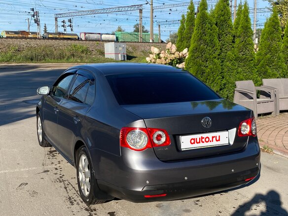 2008 Volkswagen Jetta V, серый, 590000 рублей - вид 2