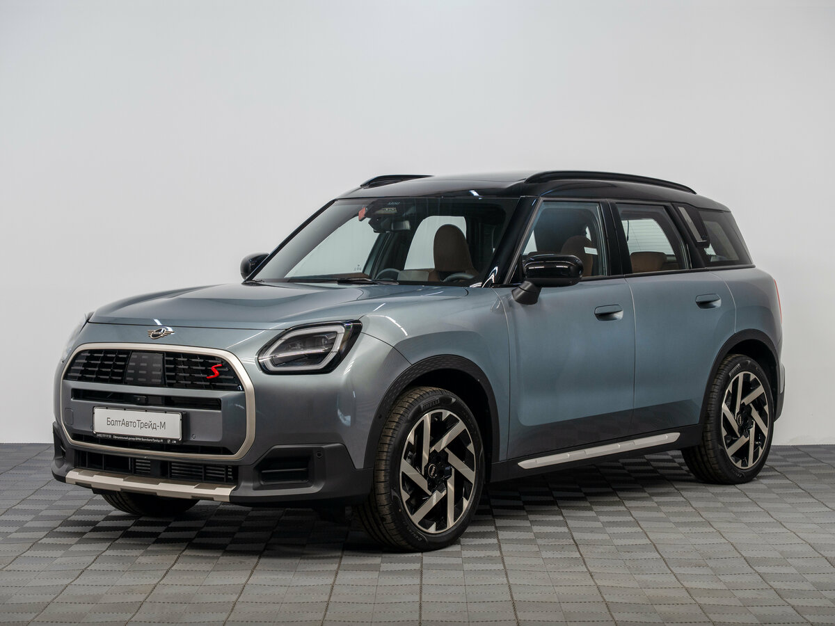 Открыть фотографии: Mini Countryman III