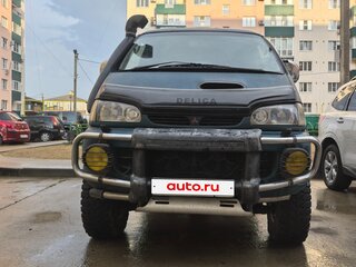 1995 Mitsubishi Delica IV, зелёный, 990000 рублей, вид 1