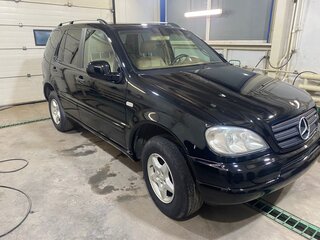 2000 Mercedes-Benz M-Класс 320 I (W163), чёрный, 840000 рублей, вид 4
