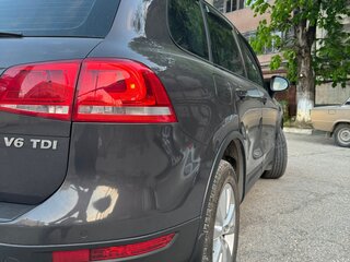 2010 Volkswagen Touareg II, серый, 2450000 рублей, вид 5