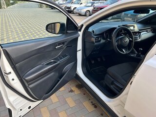 2018 Toyota C-HR I, белый, 1500000 рублей, вид 5