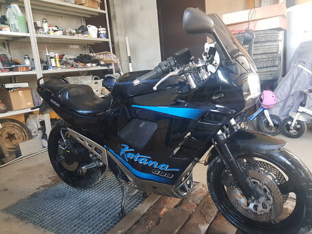 1995 Suzuki GSX 400F Katana, чёрный, 550000 рублей, вид 2