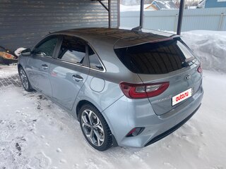 2018 Kia Ceed III, серебристый, 1600000 рублей, вид 4