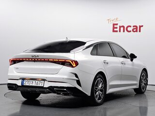 2023 Kia K5 LPi III Рестайлинг, белый, 2250000 рублей, вид 3
