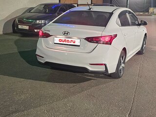 2018 Hyundai Solaris II, белый, 660000 рублей, вид 2