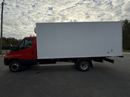 2017 Iveco Daily, красный, 6100000 рублей, вид 4