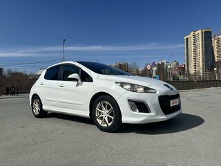 2011 Peugeot 308 I Рестайлинг, белый, 700000 рублей, вид 4