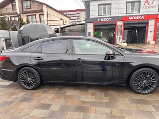 2022 Toyota Avalon V, чёрный, 4100000 рублей, вид 3