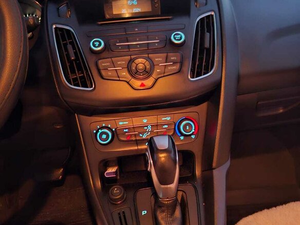 2018 Ford Focus III Рестайлинг, белый, 1800000 рублей - вид 10