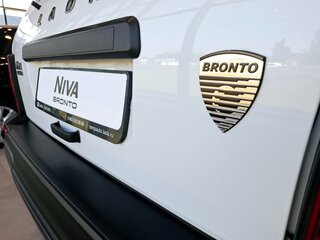 2024 Lada (ВАЗ) Niva Legend Bronto I, белый, 1541500 рублей, вид 3