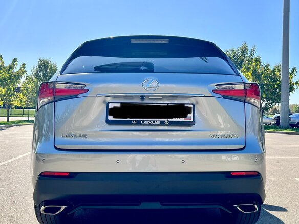 2017 Lexus NX 200t I, серый, 3400000 рублей - вид 3
