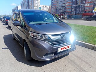 2017 Honda Freed II, серый, 1350000 рублей, вид 2