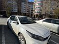 2022 Kia Cerato IV Рестайлинг, белый, 2490000 рублей - вид 3