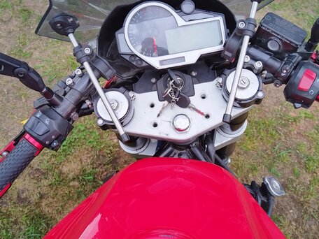 2014 Hyosung Comet GT650, красный, 300000 рублей, вид 2