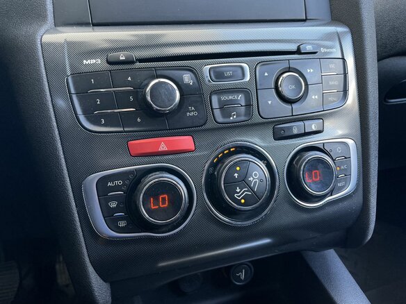 2011 Citroen C4 II, чёрный - вид 19