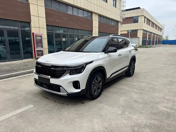 2023 Kia Seltos I Рестайлинг, белый - вид 1
