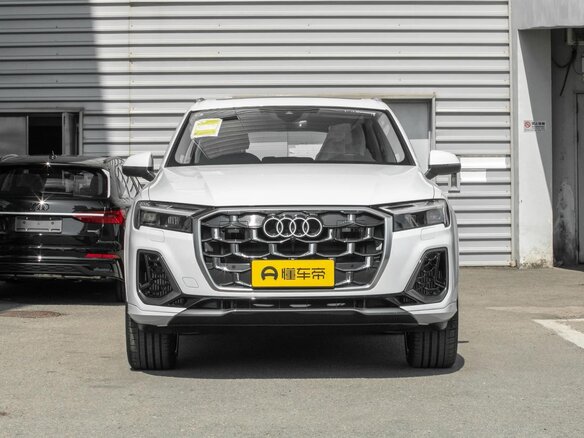 2025 Audi Q7 55 TFSI II (4M) Рестайлинг 2, белый, 13100000 рублей - вид 2