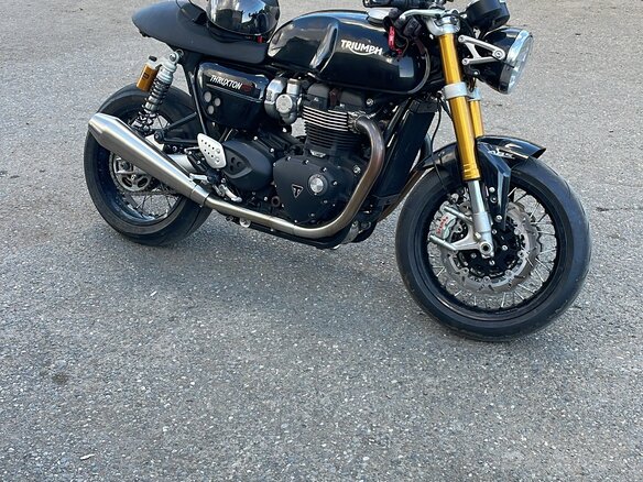 2020 Triumph Thruxton, чёрный, 1650000 рублей - вид 1