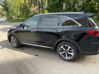 2020 Kia Sorento 6-speed III Prime Рестайлинг, чёрный, 3050000 рублей, вид 3
